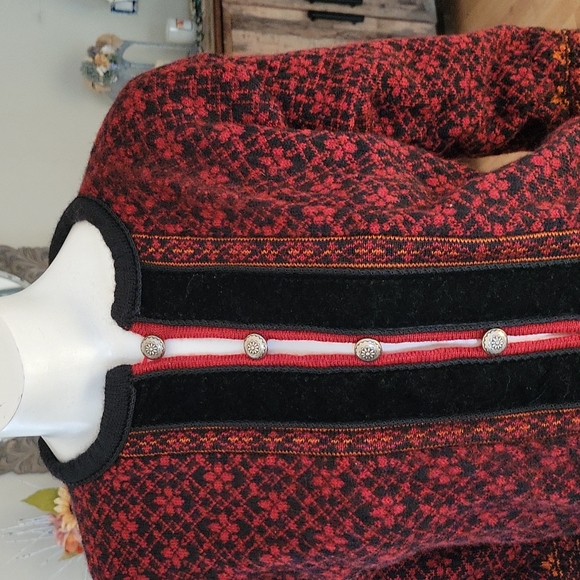 Vintage Dale of Norway button front cardigan - Picture 2 of 16